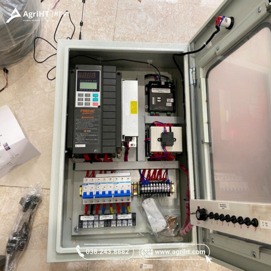 Tủ điều khiển hệ tứoi tự động HT01