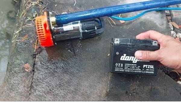 Máy bơm nước 12V chạy ắc quy